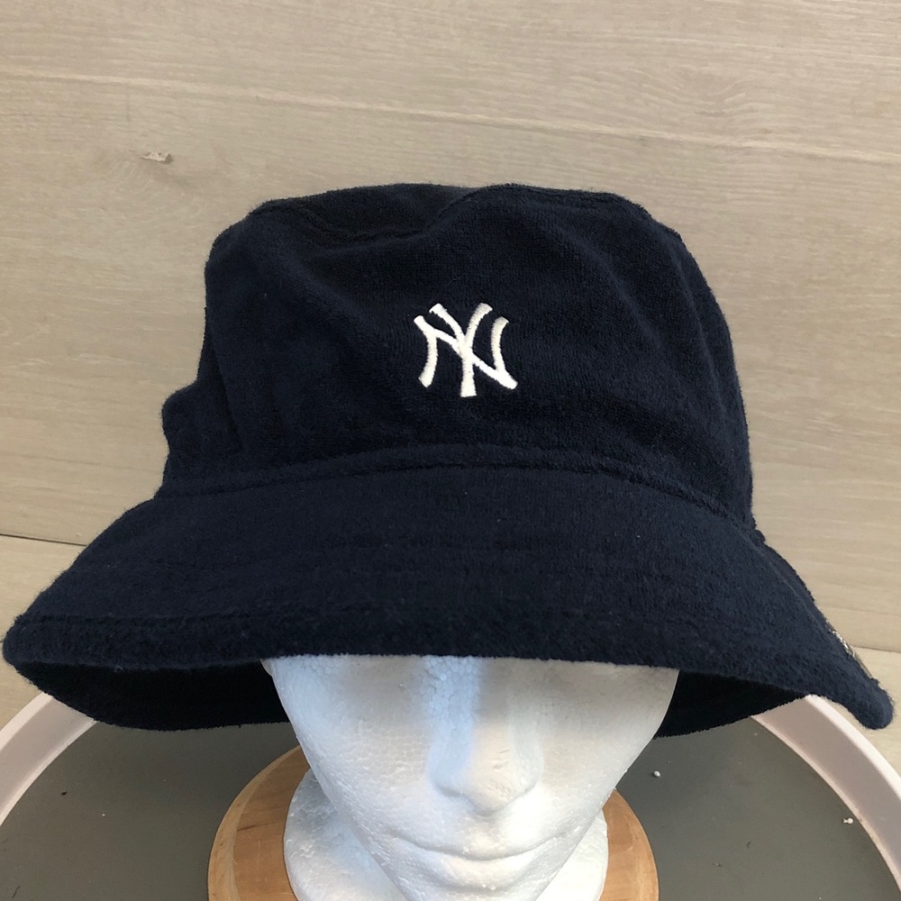 New York Yankees Dark Blue New Era Adult Medium Bucket Hat NWT Pls Read